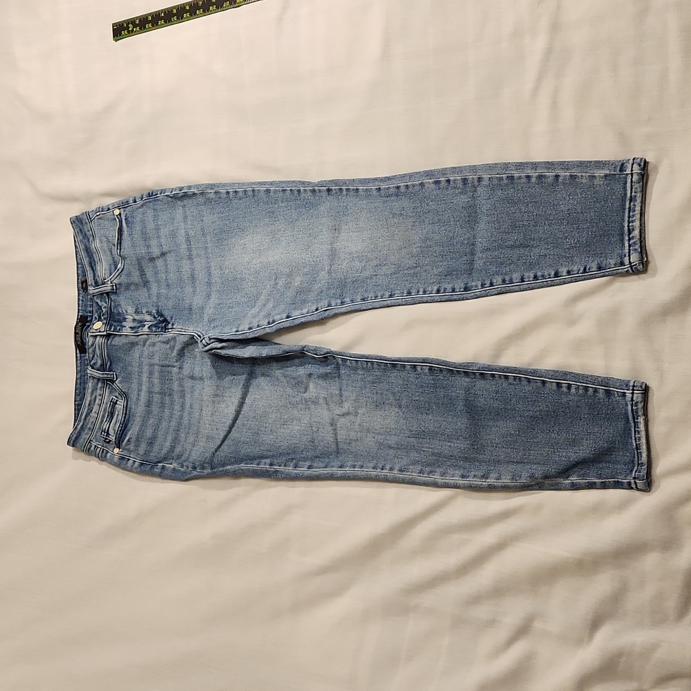 Judy Blue jeans Relaxed Fit women's size 13/31 light wash blue pre owned BB547